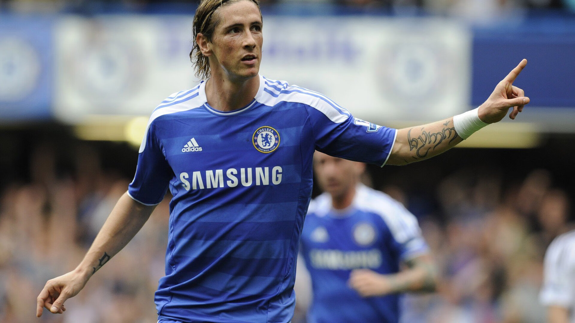 九游sports-英超:利物浦2-0击败热刺,萨拉赫关键突破入球,英超-利物浦2-1逆转